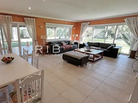 Casa en Alquiler de 5 dormitorios