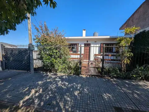 VENTA CASA RIVERA 3 DORMITORIOS MAS APTO GJE