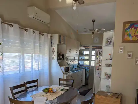 Casa 6 ambientes con 1 baño