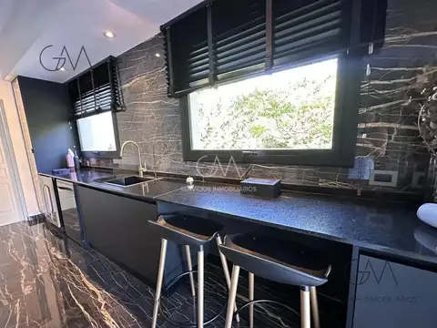 Casa 4 ambientes con 3 baños