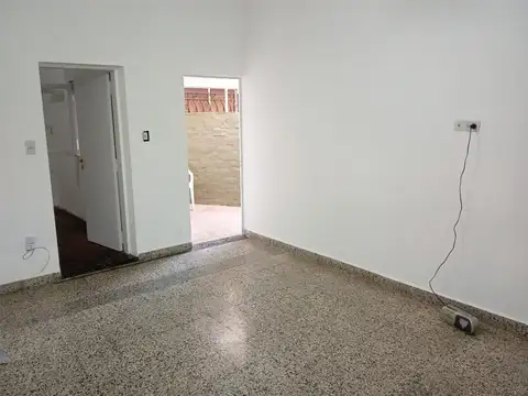 Depto Tipo Casa en Alquiler de 1 dormitorio