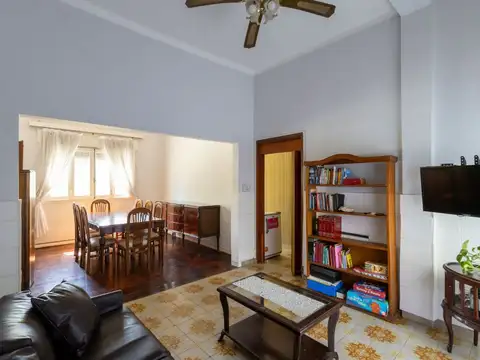 Depto Tipo Casa en Venta 50 años