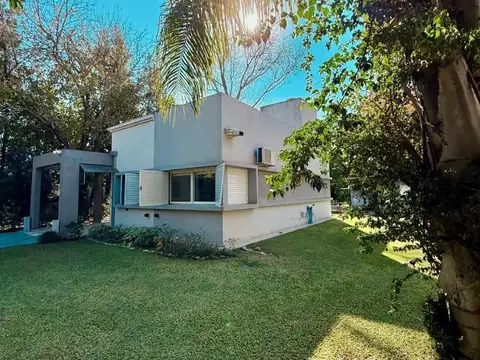 Casa en Los Molinos - 2 Dorm, 2 Baños, Galeria (130m2)