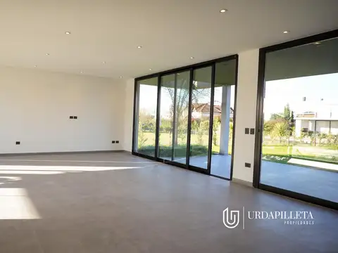 Casa en Alquiler de 4 dormitorios