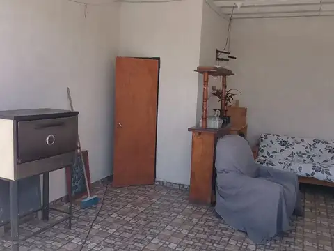 Casa en construcción en Ministro Rivadavia