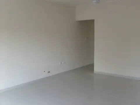 Complejo de 3 LOCALES + 2 DEPTOS