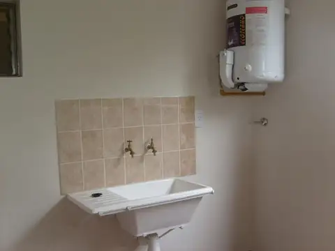 Local en Venta en San Jose, USD 230.000