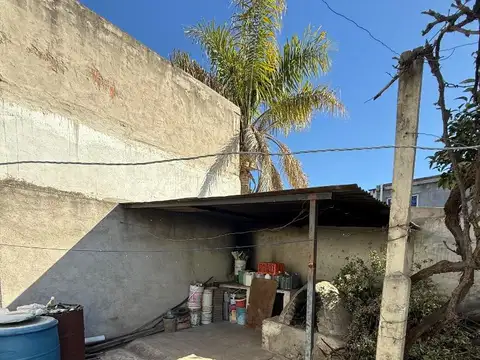 Casa 4 ambientes con 1 baño