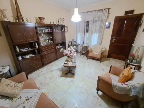 Depto Tipo Casa en Alquiler de 4 ambientes