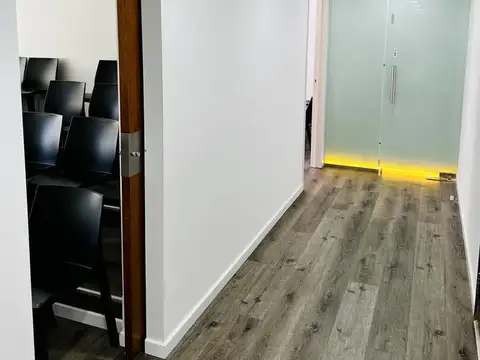 Oficina en Venta con 1 cochera