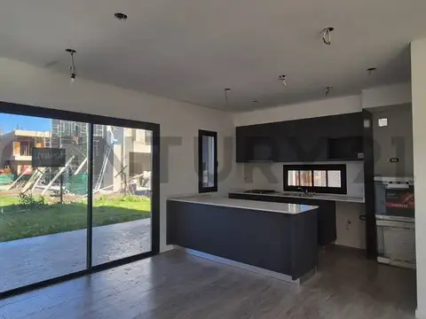 Cotagaita 8500, Piso 0