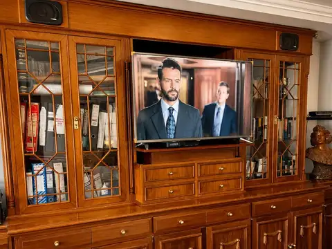 Casa 9 ambientes con 5 baños