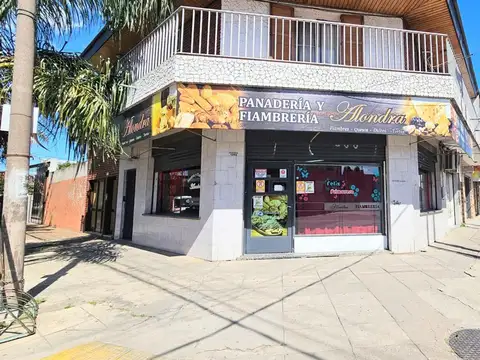 VENTA LOCAL 76M2 PB EN ESQUINA LUZURIAGA CASANOVA