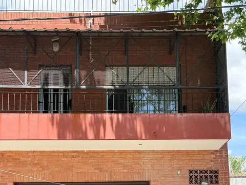 VENTA GALPÓN CON DPTO DE 3 AMB EN PA QUINCHO LANÚS