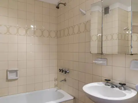 Av. del Libertador y Montevideo