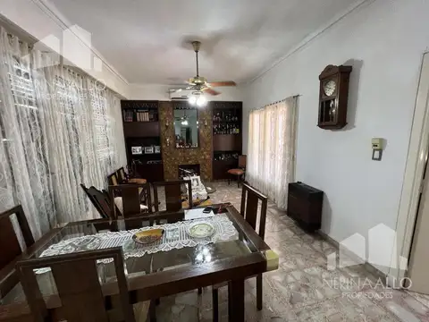 Casa 4 ambientes con 1 baño