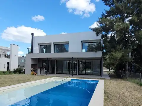 Casa en Venta en San Vicente, USD 349.000