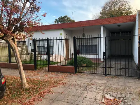 CASA EN VENTA 3 AMBIENTES ITUZAINGO SUR