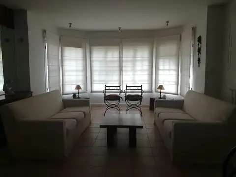 Casa en Alquiler de 4 dormitorios