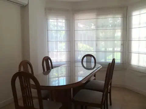 Casa 6 ambientes con 4 baños
