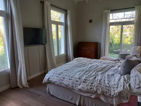 Casa en Venta con 3 cocheras