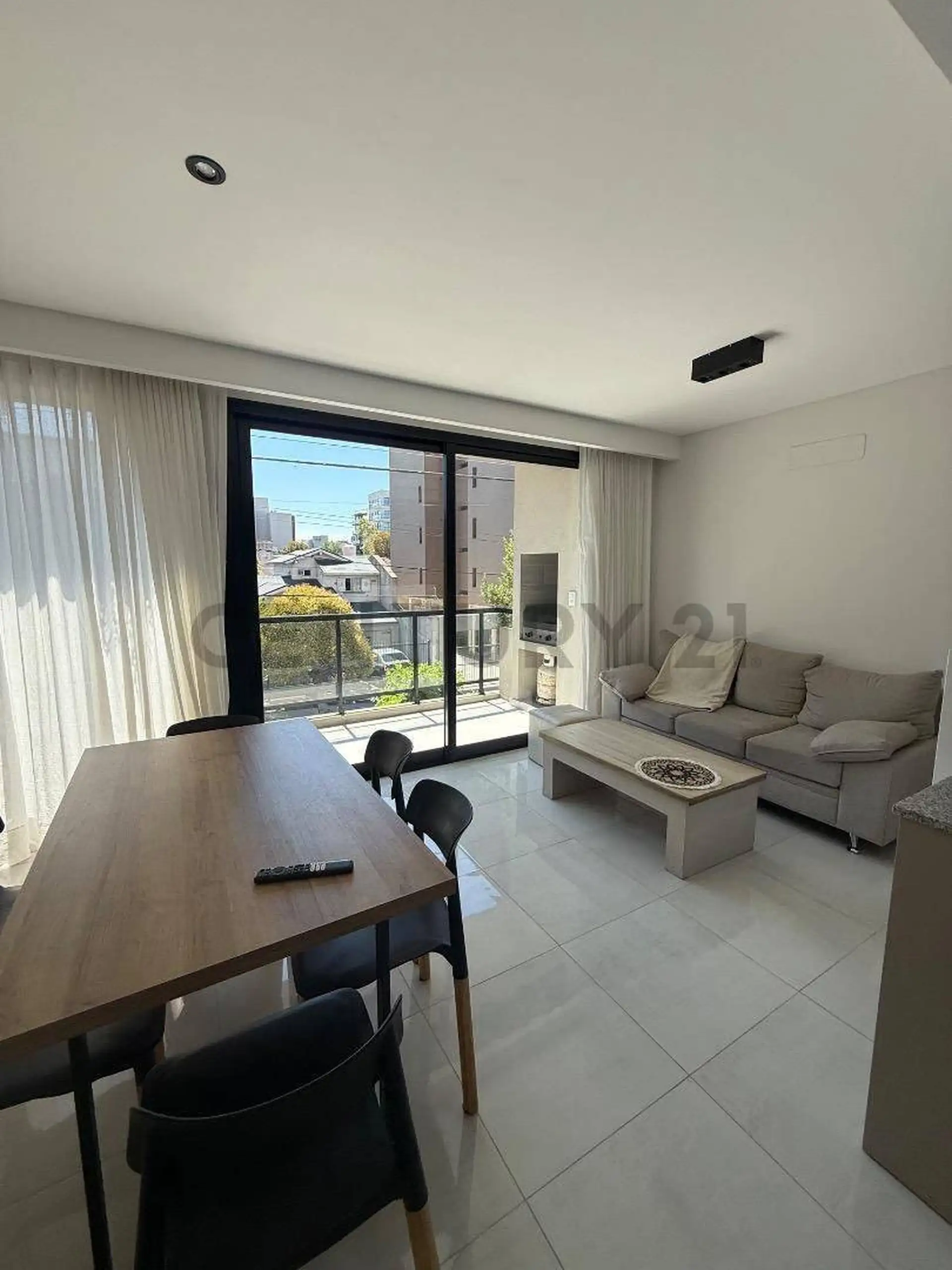 Depto 2 amb, 51m² cubiertos con balcón, parrilla y cochera — Terminal Vieja