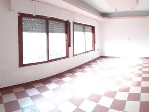 Avenida Belgrano 3300, Piso 1