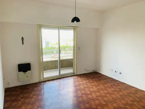 Dpto 3 AMB. Venta con balcon y vista abierta