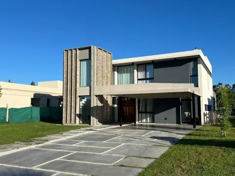OPORTUNIDAD VENTA CASA 6 AMBIENTES EN BARRIO PRIVADO
