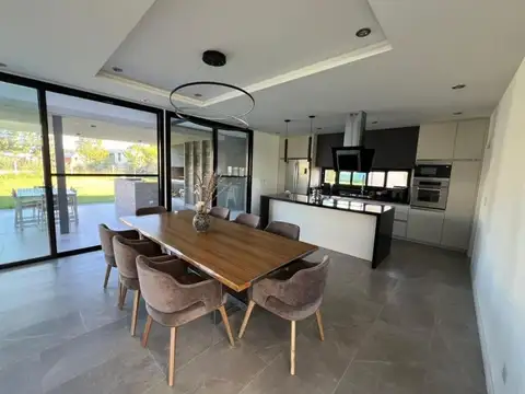 Casa en Venta de 5 dormitorios