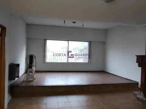 Depto Tipo Casa en Alquiler de 4 ambientes