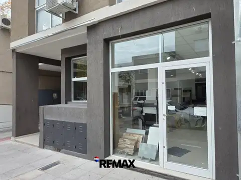 LOCAL EN VENTA TERRADA 132 CON COCHERA