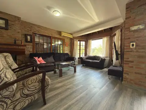 Casa 7 ambientes con 3 baños