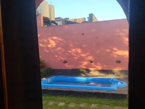 Casa en Venta con 4 cocheras