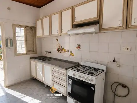 Casa 4 ambientes con 1 baño