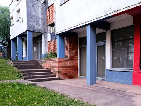 ALQUILER LOCAL COMERCIAL EN PANDO