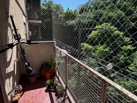 Luminoso 3 ambientes al frente con balcon