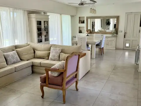 Casa en Venta al Este
