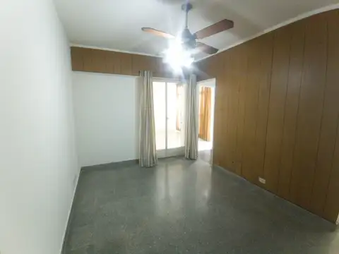 Coronel Ramón Lorenzo Falcón 4400, Piso 0
