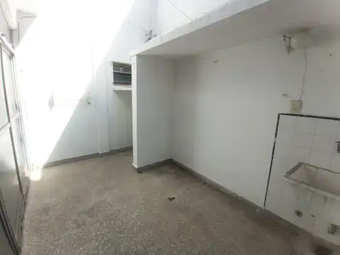 Coronel Ramón Lorenzo Falcón 4400, Piso 0