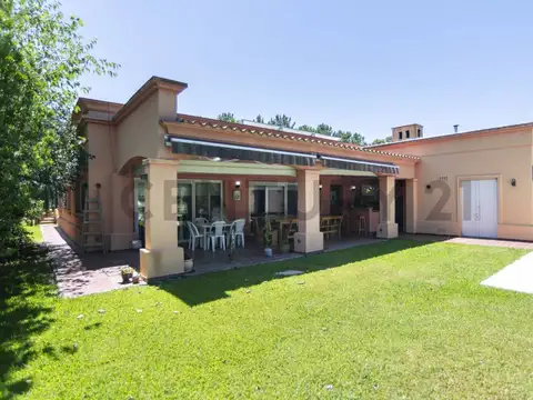 CASA EN VENTA MIRALAGOS I - 3 DORMITORIOS