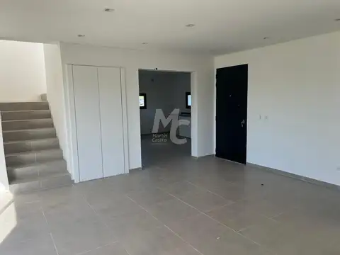 Casa en Venta en Pilar del Este - Santa Lucia, USD 198.000