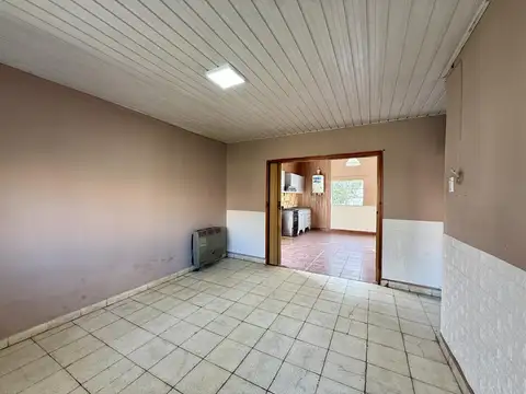 Casa 4 ambientes con 1 baño