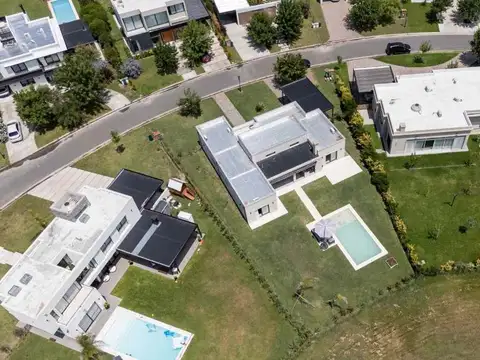 Casa en Venta en Haras Santa María, USD 240.000