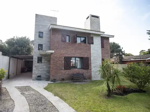 Venta de Casa en Perez y Fuentes