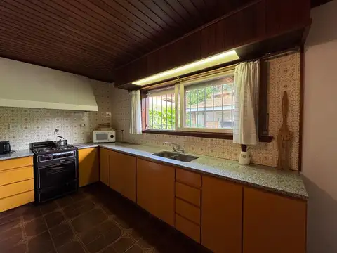 Casa 7 ambientes con 4 baños