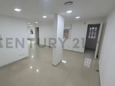 3 de Febrero 300, Piso 0