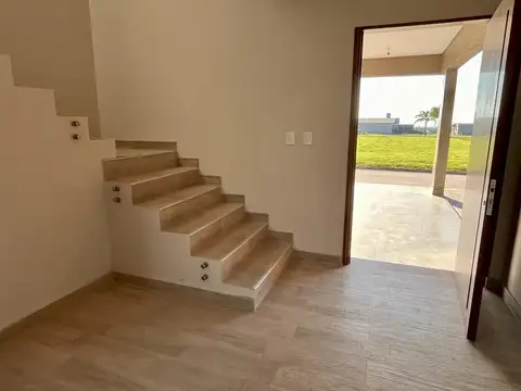 Casa en Venta en Yerba Buena, USD 190.000