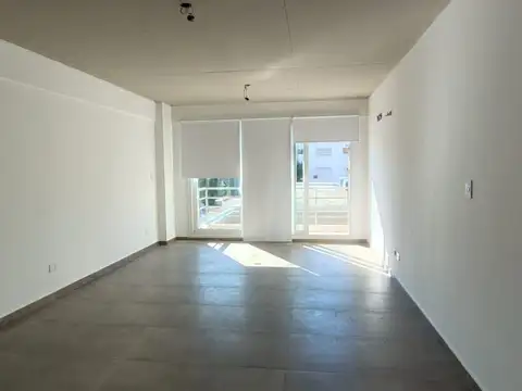 Amplio Monoambiente 42m2 - Estrenar - Vivienda o Uso Profesional - Balcon - Artigas al 4900