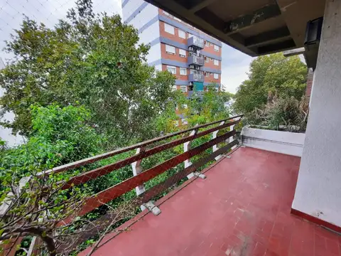 Av Gdor M Ugarte 1600, Piso 4